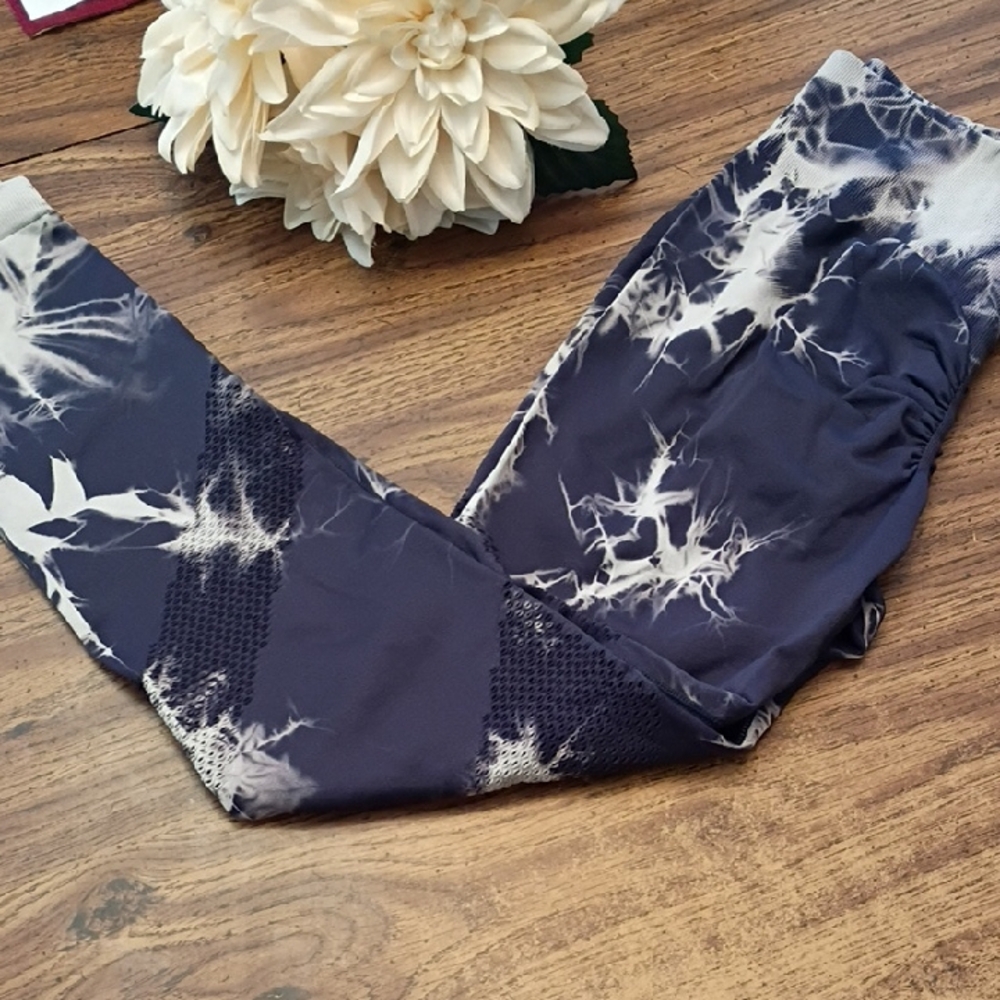 💙 Butt-Scrunch Stylish Tie-Dye Leggings Size Large